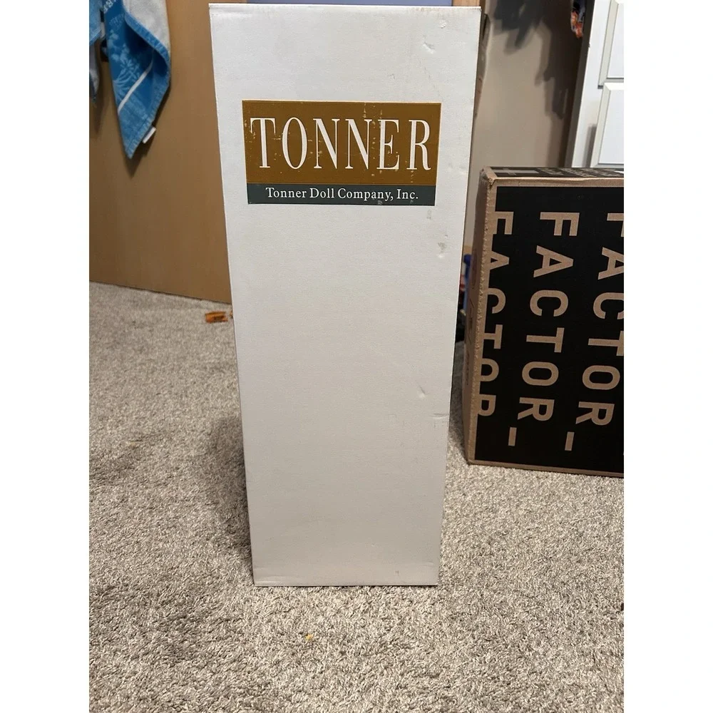 Tonner Mary Engelbreit Ann Estelle Calendar Girl 18